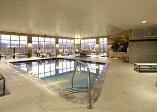 Hotel Cambria Suites