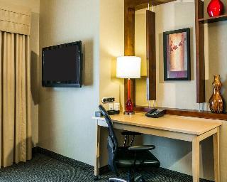 Hotel Cambria Suites