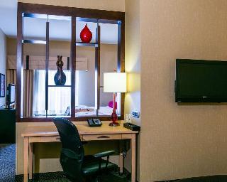 Hotel Cambria Suites
