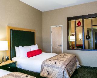 Hotel Cambria Suites
