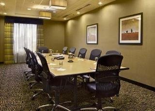 Hotel Cambria Suites