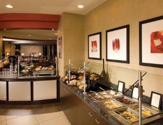 Hotel Cambria Suites