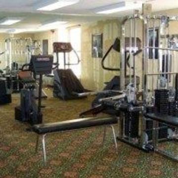 Hotel Clarion Inn & Suites Airport