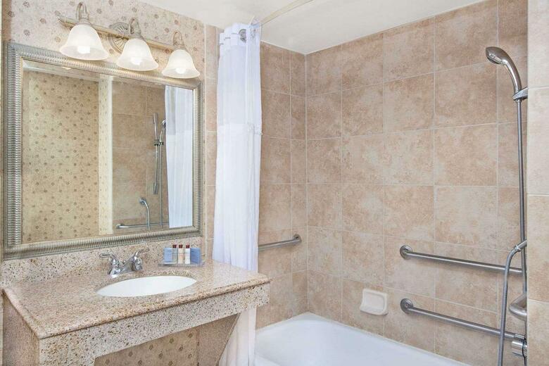 Hotel Wingate By Wyndham Lafayette Airport