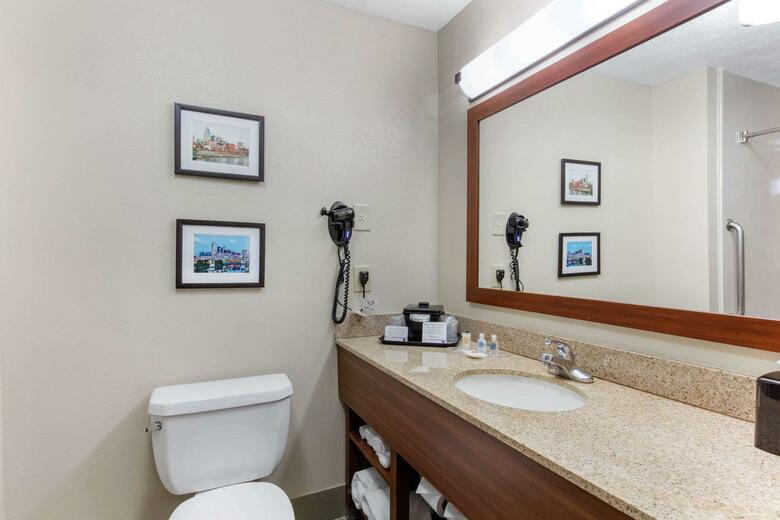 Hotel Comfort Suites Nashville