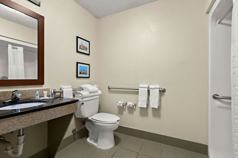 Hotel Comfort Suites Nashville