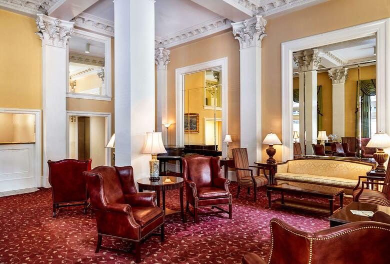 Hotel Planters Inn
