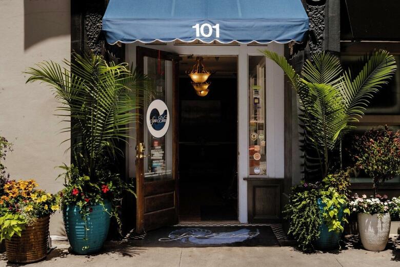 Hotel Planters Inn