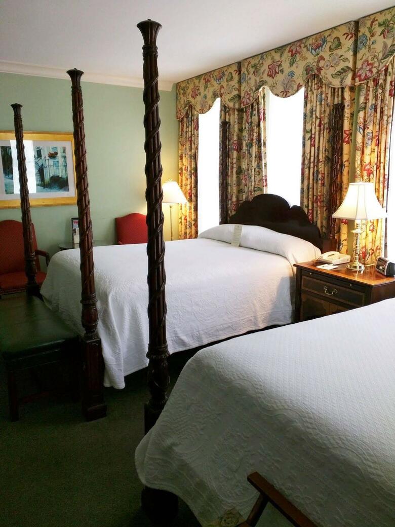 Hotel Planters Inn
