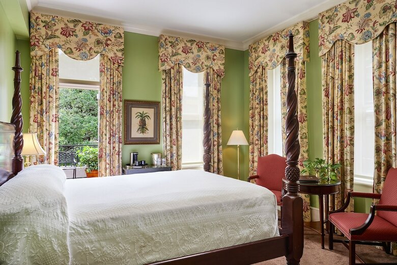 Hotel Planters Inn