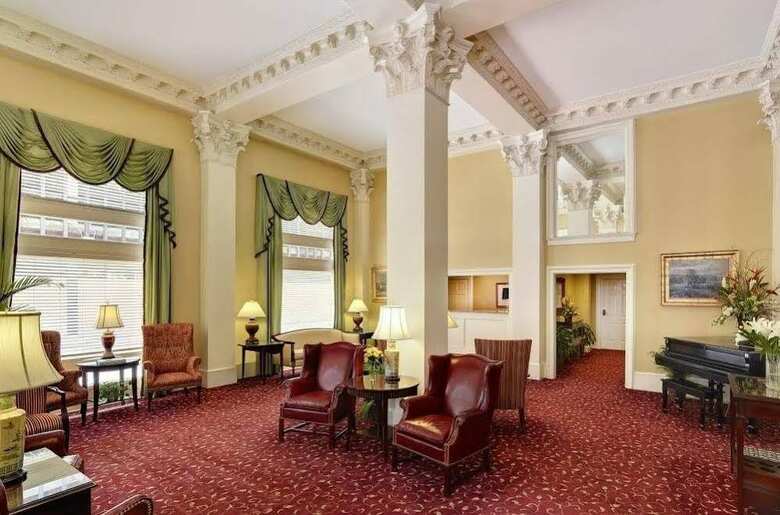 Hotel Planters Inn