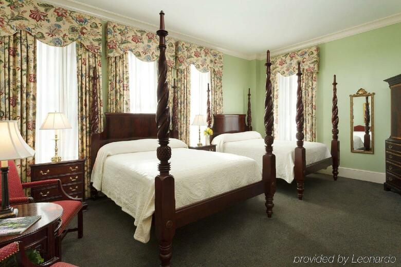 Hotel Planters Inn