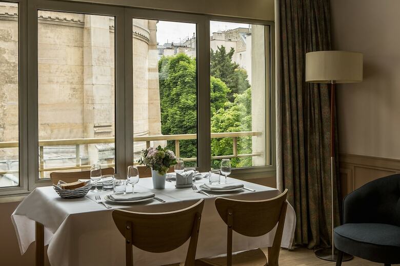 Hotel Royal Garden Champs-elysees