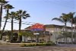 Hotel Ramada Inn & Suites