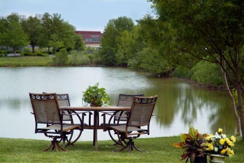 Hotel Best Western Luxbury Inn Fort Wayne