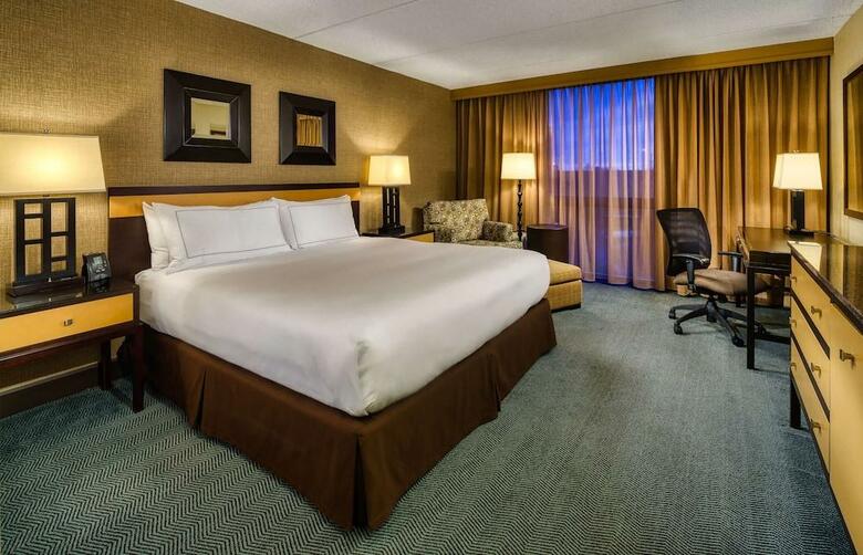 Doubletree Hotel Chicago - Arlington Heights