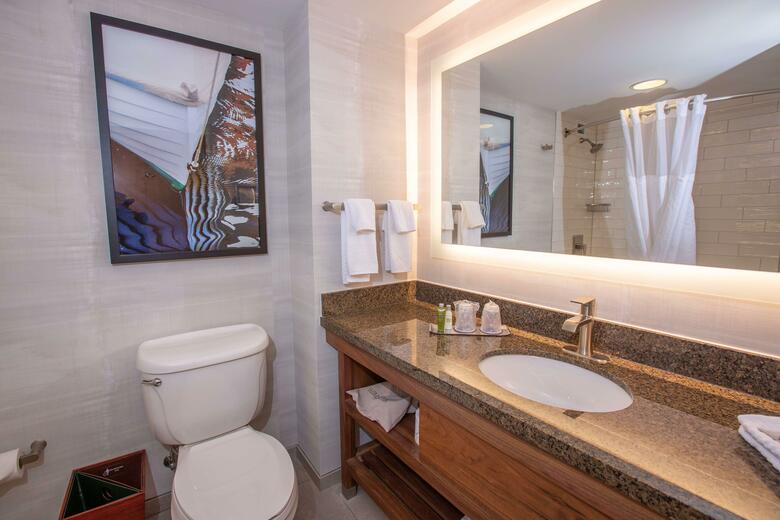 Doubletree Hotel Bay City - Riverfront