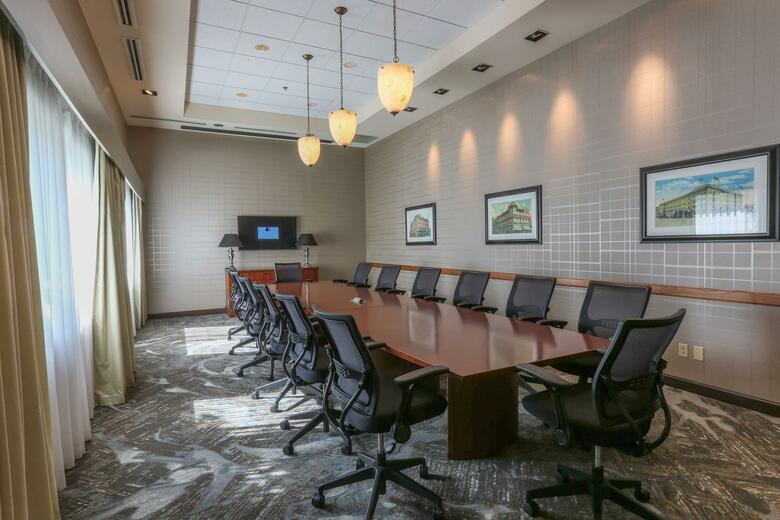 Doubletree Hotel Bay City - Riverfront