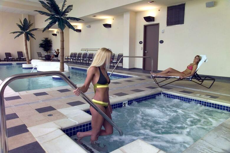 Doubletree Hotel Bay City - Riverfront