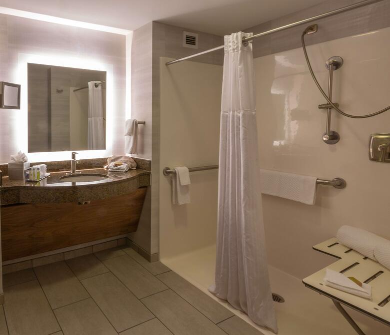 Doubletree Hotel Bay City - Riverfront