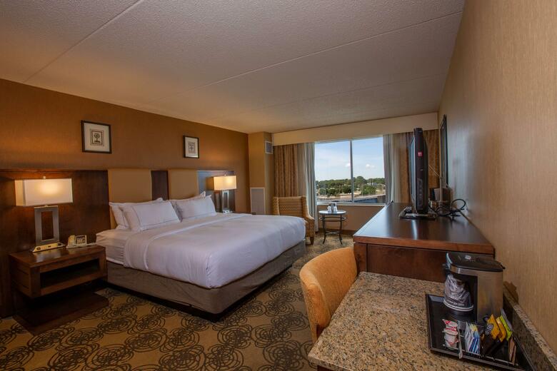 Doubletree Hotel Bay City - Riverfront