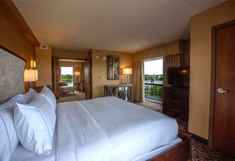 Doubletree Hotel Bay City - Riverfront