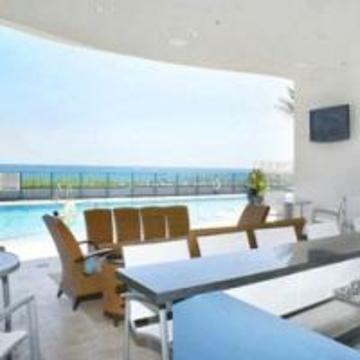 Hotel Sterling Breeze