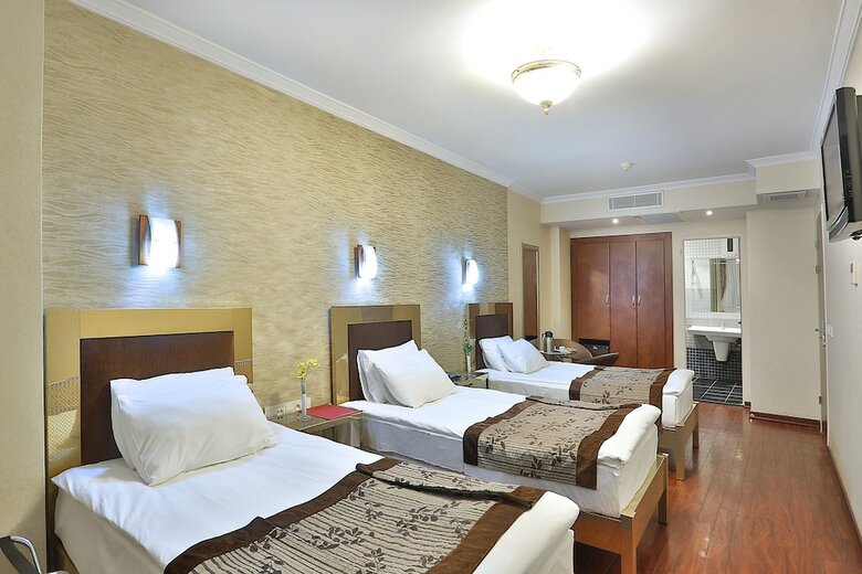 Grand Madrid Hotel