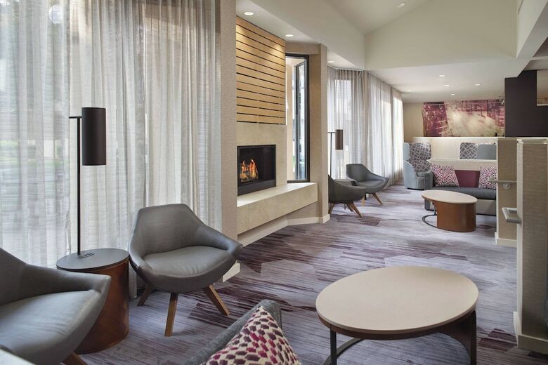 Hotel Courtyard Charlotte Arrowood