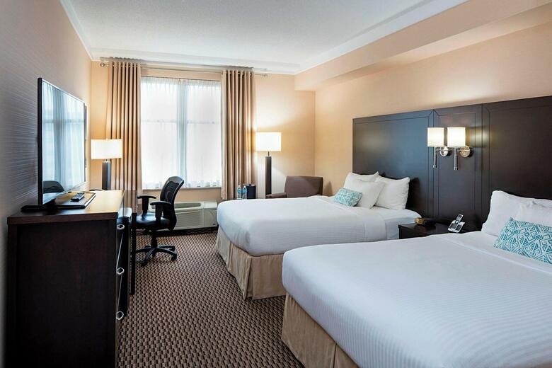 Hotel Delta Guelph