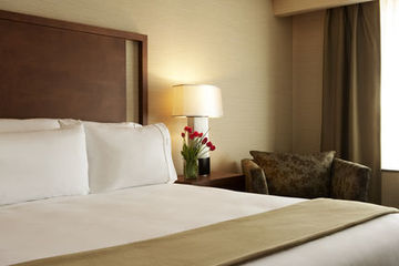 Holiday Inn Express Hotel & Suites Vaughan-southwest
