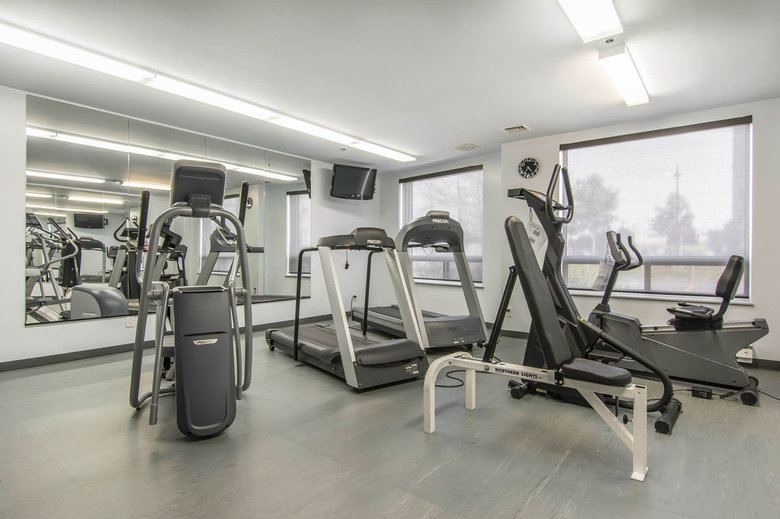 Hotel Quality Suites Montreal Aeroport