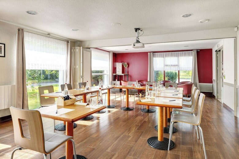Hotel Campanile Fouquieres Les Bethune(.)