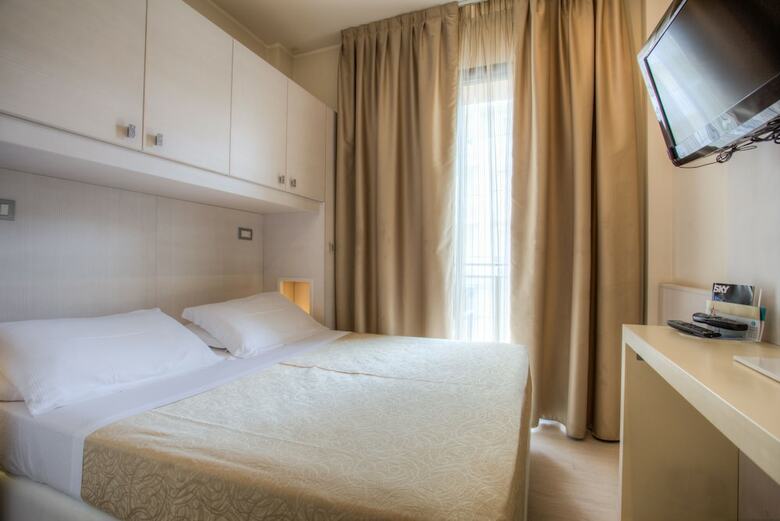 Hotel Ferretti Beach
