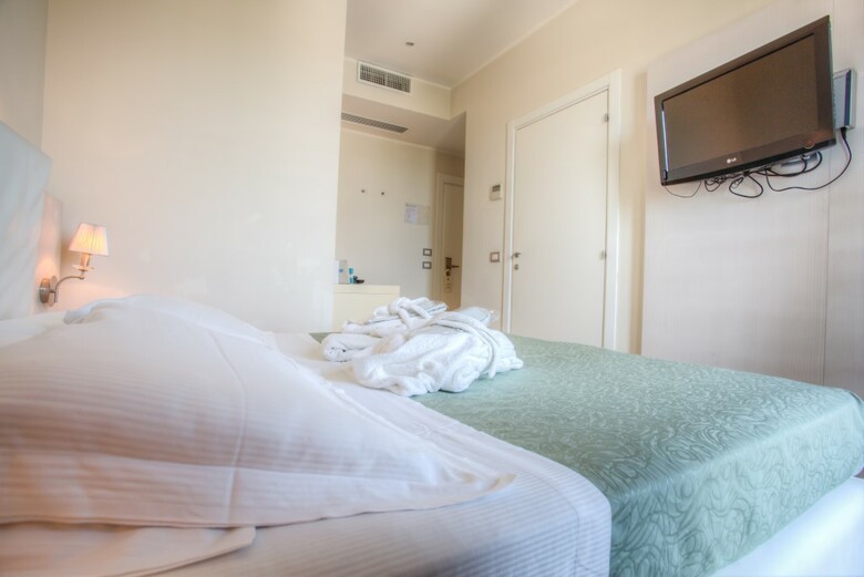 Hotel Ferretti Beach