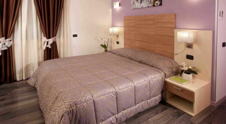 Domidea Hotel