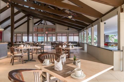 Hotel Caribbean Palm Village Resort