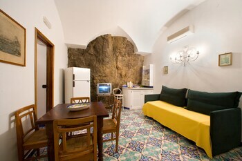Residencia La Caravella On Positanos Beach