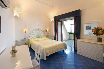 Residencia La Caravella On Positanos Beach