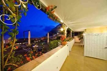 Residencia La Caravella On Positanos Beach