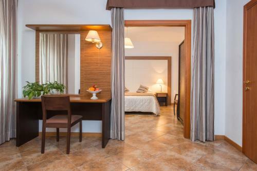 Royal Hotel