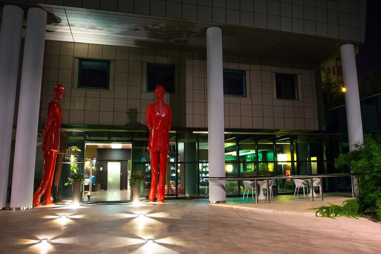 Link Hotel