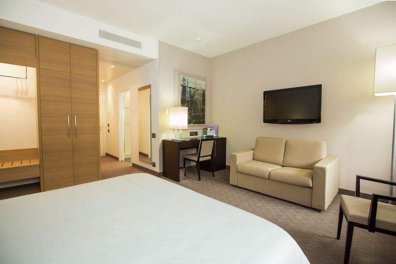 Link Hotel