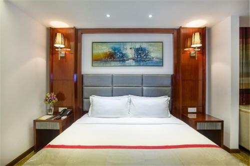 Hotel Bengal Blueberry