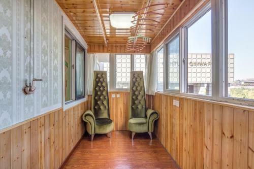 Xi'an Zhonglou Two-bedroom Apartment