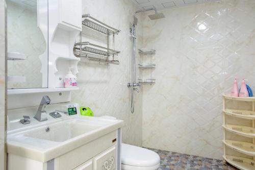 Xi'an Zhonglou Two-bedroom Apartment