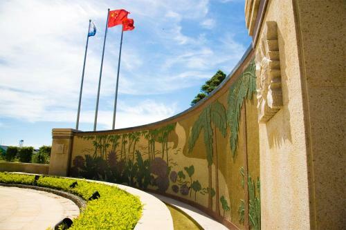 Hotel Golden Bay Resort