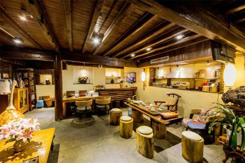Hostal Muyuntingfeng Guesthouse