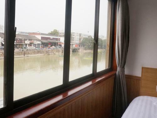 Hotel Wuzhen On Memory Inn
