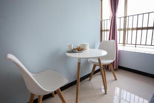 Guiyang Miao Station Hostel